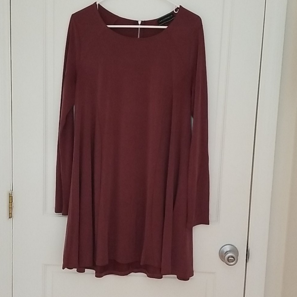 Long sleeve dress with back zipper